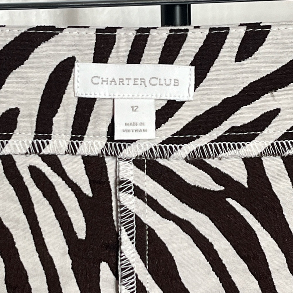 Charter Club Shorts Women 12 White With Brown Zebra Stripes Zips On Side Pockets - Picture 8 of 9